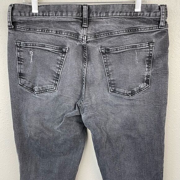 Old Navy Relaxed Slim Fit Black Distressed Jeans Size 34 X 32 EUC - Picture 5 of 6